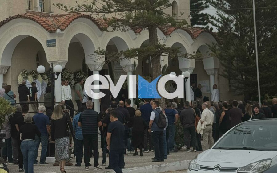 Blue Star Chios: Θρήνος στην κηδεία του 20χρονου ναυτεργάτη στην Εύβοια