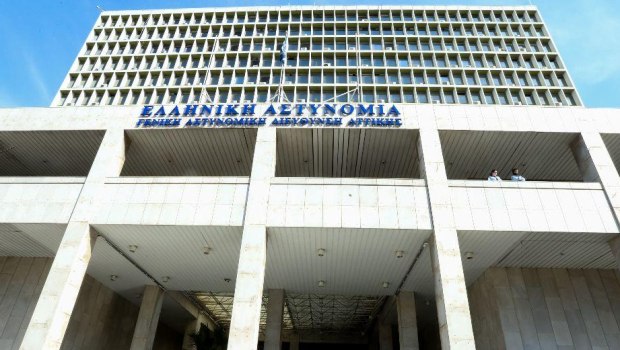 Κρατούμενος βρέθηκε απαγχονισμένος στα κρατητήρια της ΓΑΔΑ - Έρευνα για τις συνθήκες θανάτου