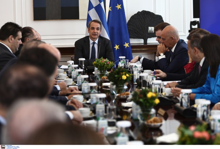 Υπουργικό – Μητσοτάκης: Επανέλαβε τις εξαγγελίες της ΔΕΘ – «Είδε» fake news για Τέμπη, ΟΠΕΚΕΠΕ