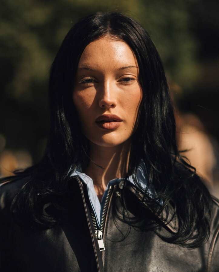 Milan Fashion Week s/s ’26: Τα beauty look που ξεχώρισαν στους δρόμους του Μιλάνου