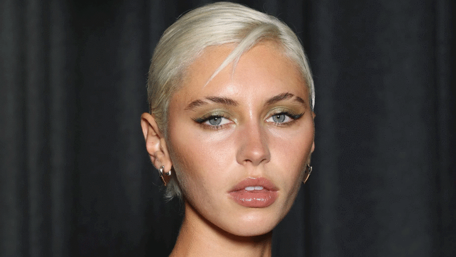 Iris Law: Το πιο χαρούμενο μανικιούρ του φθινοπώρου μόλις έγινε το νέο μας obsession