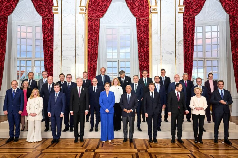 Συνάντηση 50 Ευρωπαίων ηγετών στην Κοπεγχάγη για Ουκρανία και οικονομία, παρών και ο Ζελένσκι