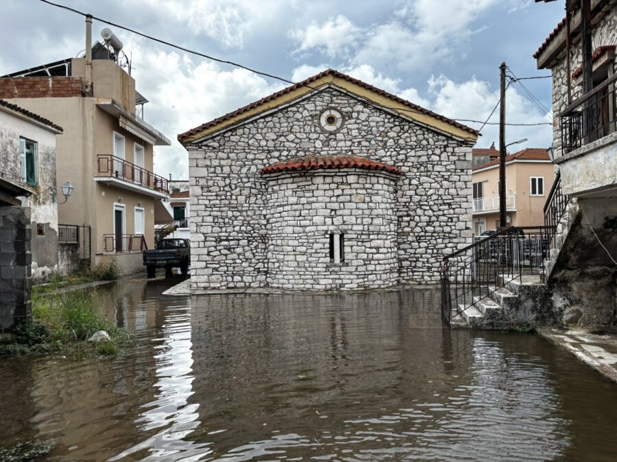 Κακοκαιρία: Έρχονται ισχυρές καταιγίδες, πού υπάρχει κίνδυνος για πλημμύρες - Live η πορεία των φαινομένων