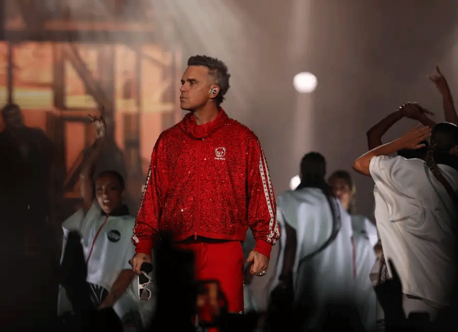 Robbie Williams: Χιλιάδες θεατές στο Καλλιμάρμαρο – Μια συναυλία που θα μείνει αξέχαστη