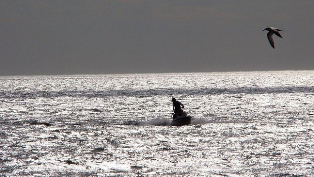 Κανάρια Νησιά: Νεαρός με τζετ σκι παρασύρθηκε από τα κύματα - Διασώθηκε μετά από 3 ημέρες στη θάλασσα