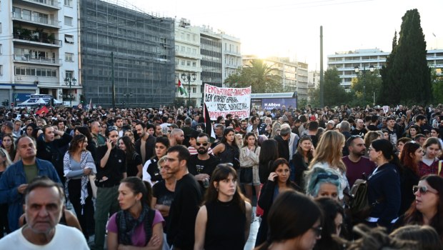 Αθήνα: Μεγαλώνει το κύμα συμπαράστασης για τον Πάνο Ρούτσι - Πλήθος κόσμου και σήμερα στο Σύνταγμα