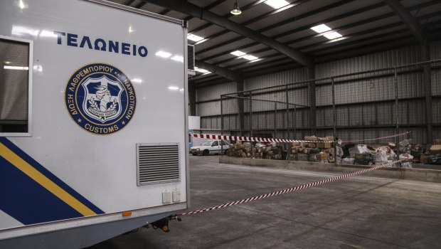 Ποια είναι η απάτη-μαμούθ στο Τελωνείο Πειραιά