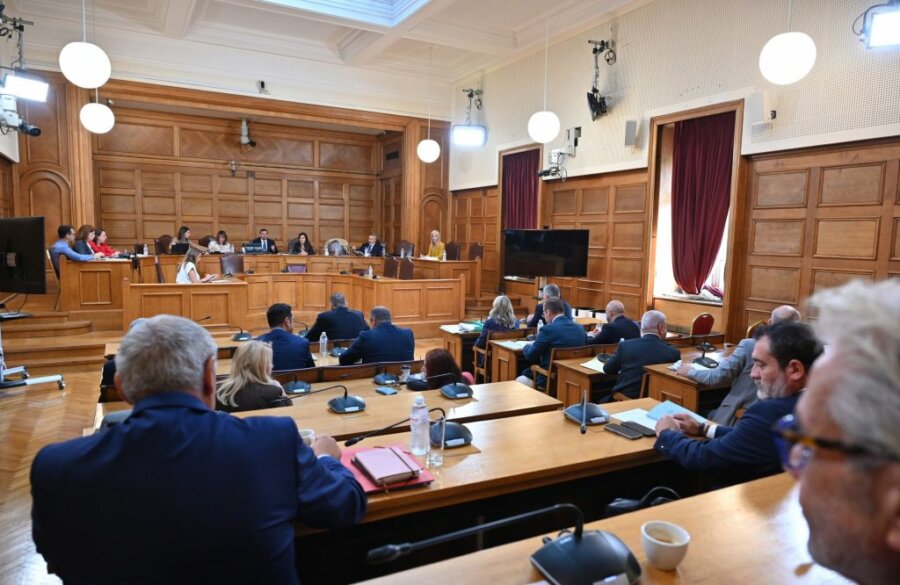 ΟΠΕΚΕΠΕ: Η ώρα του Βάρρα στην Εξεταστική