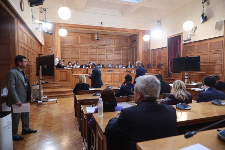 Νέα Αριστερά: Βαρύ κατηγορητήριο κατά Βορίδη η κατάθεση Βάρρα - -Η κυβέρνηση οφείλει εξηγήσεις