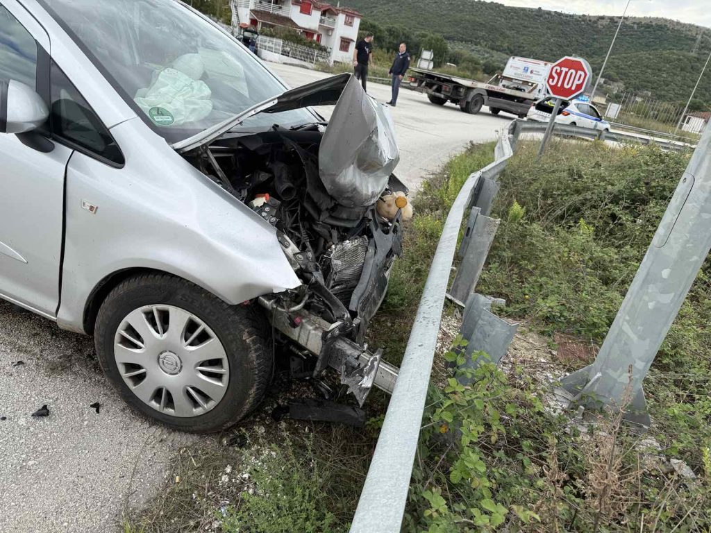Σοβαρό τροχαίο στη Θεσπρωτία - Στο νοσοκομείο ζευγάρι ηλικιωμένων