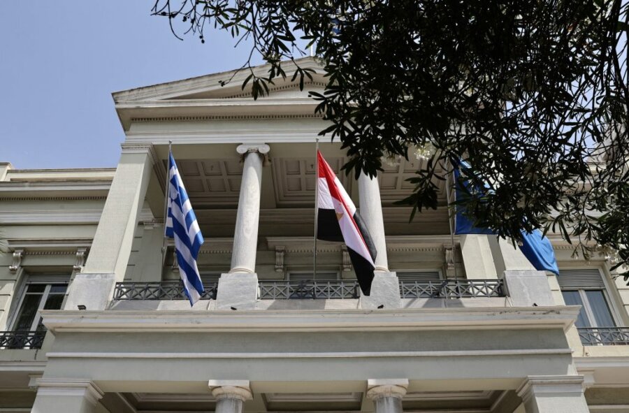 Αθήνα – Κάιρο σε κίνηση με το βλέμμα στη Λιβύη