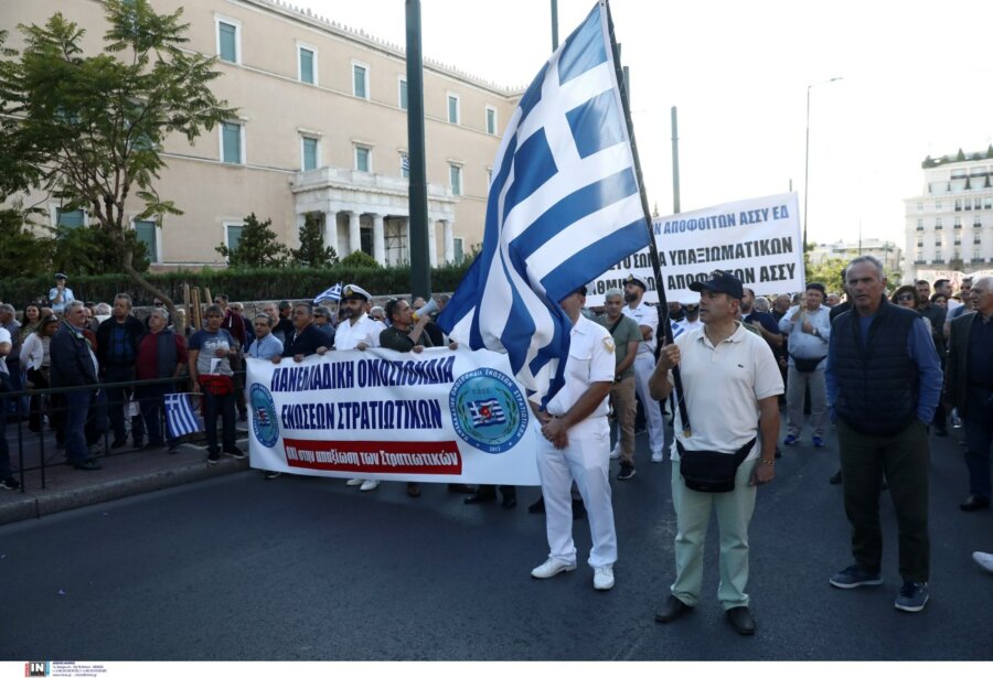 Πορεία διαμαρτυρίας στρατιωτικών στο κέντρο της Αθήνας – Τα αιτήματά τους