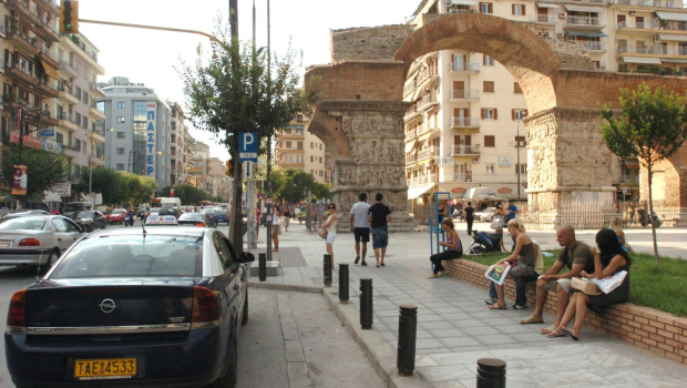 Θεσσαλονίκη: Εφιάλτης για οδηγό ταξί - 35χρονος τον λήστεψε απειλώντας τον με σύριγγα