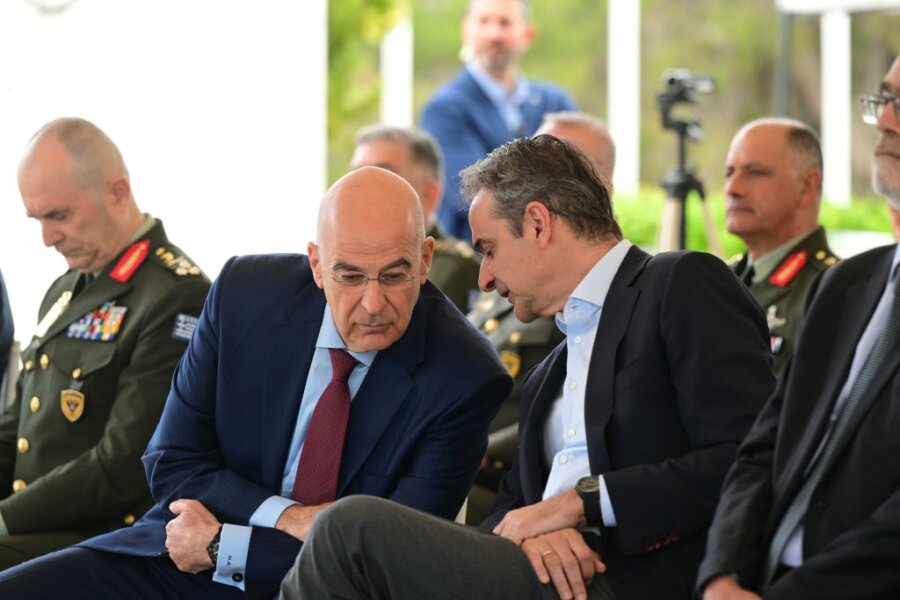 Αναταράξεις στη ΝΔ: Μαγειρέματα στη γαλάζια «πολιτική κουζίνα»