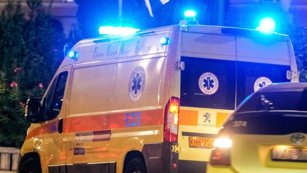 Θεσσαλονίκη: Οδηγός ταξί τράκαρε ταξίαρχο και ανθυπαστυνόμο σε μοτοσυκλέτα και τους εγκατέλειψε