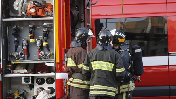Πυρκαγιά σε εγκατάσταση αποθήκευσης καυσίμων στην Κριμαία μετά από επίθεση από ουκρανικά drones