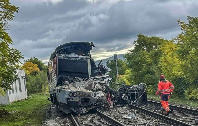 Σλοβακία: Τρομάζει ο ήχος της σύγκρουσης των δύο τρένων στη Σλοβακία [βίντεο]