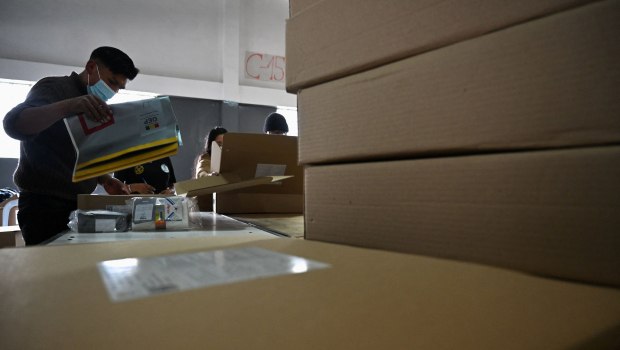 Δύο υποψήφιοι της Δεξιάς διεκδικούν την προεδρία στη Βολιβία - Οι υποσχέσεις για τις «ουρές αναμονής»