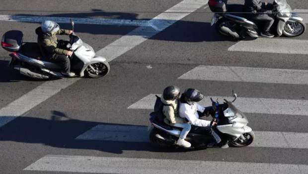 Τροχαία: Πάνω από 1.700 παραβάσεις βεβαιώθηκαν σε οδηγούς και επιβάτες δίκυκλων την περασμένη εβδομάδα