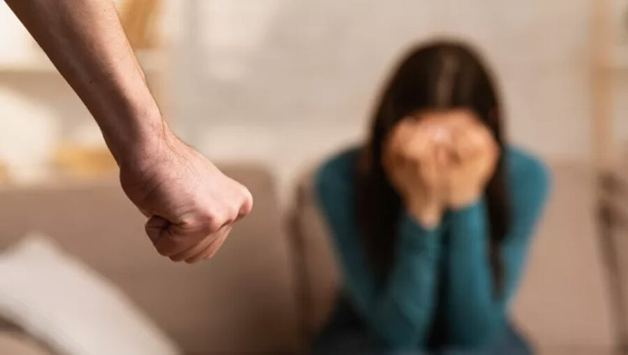 7 προειδοποιητικά σημάδια βίας στη σχέση σου και πώς να τα αναγνωρίσεις