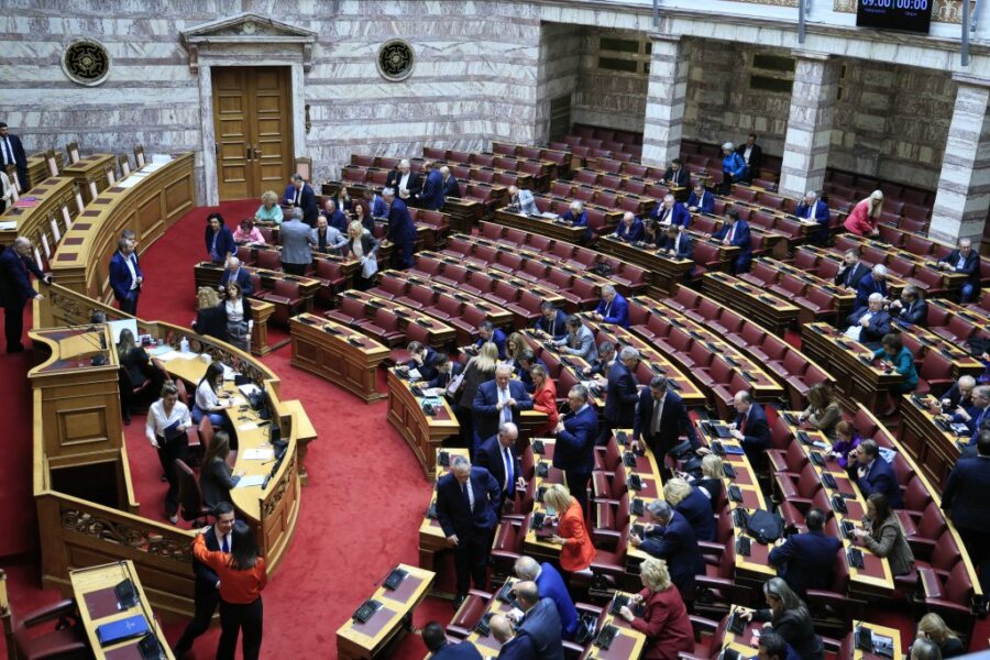Βουλή: Ψηφίστηκε το νέο εργασιακό νομοσχέδιο
