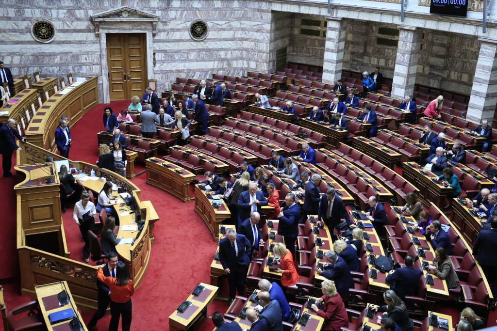 Βουλή: Ψηφίστηκε το νέο εργασιακό νομοσχέδιο