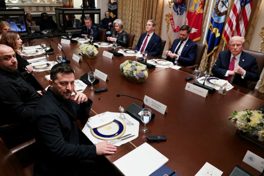 Τραμπ προς Ζελένσκι για την ενδυματολογική επιλογή: «Νομίζω ότι είναι ωραίος με αυτό το σακάκι – Είναι πραγματικά κομψός»