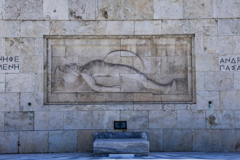 Αντιδράσεις για την τροπολογία για τον Άγνωστο Στρατιώτη - Αντιπολιτευτικούς «δράκους»... βλέπει ο Π. Μαρινάκης
