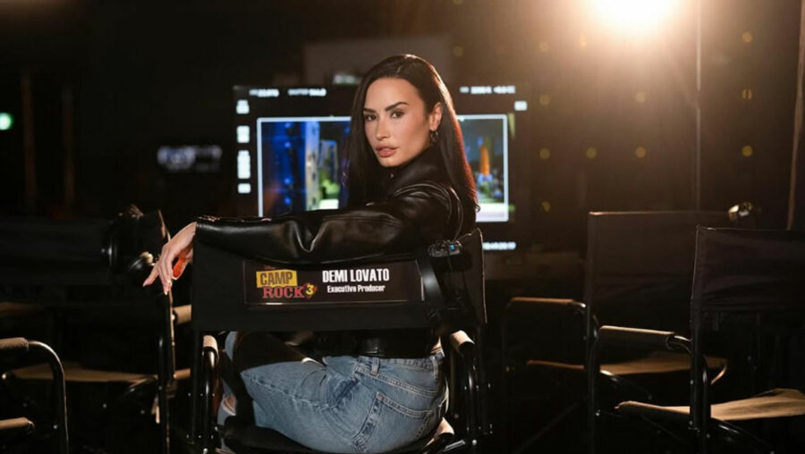 Demi Lovato: Το ανατρεπτικό french manicure της στην καρδιά του φθινοπώρου