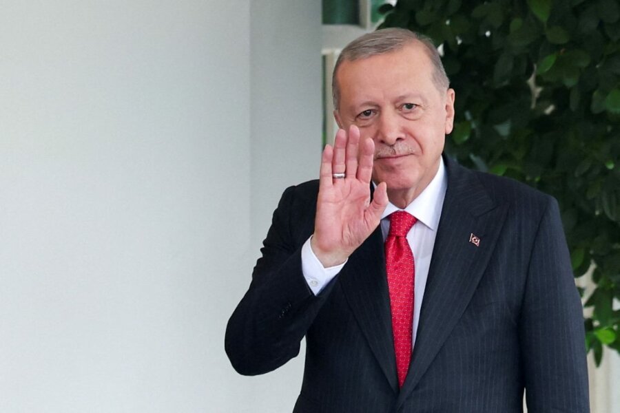 Ο Ερντογάν έχει δύο προβλήματα με την Ελλάδα – Και δύο τρόπους να τα λύσει