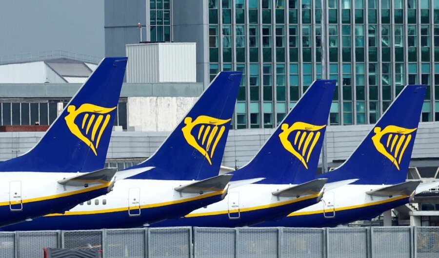Νέα δικαστική ήττα για τη Ryanair: Παράνομη η χρέωση χειραποσκευής