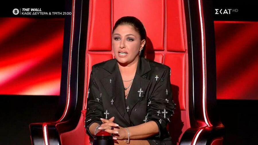 The Voice: Διαγωνιζόμενος «ζήτησε τα ρέστα» από την Έλενα Παπαρίζου που δεν γύρισε με την ερμηνεία του
