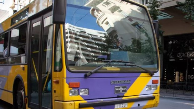 Δραπετσώνα: Τρόλεϊ προσέκρουσε σε κολώνα μετά από καβγά επιβάτη με τον οδηγό