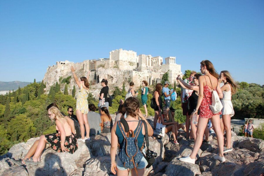 ΤτΕ: Στα 6,6 δισ. ευρώ το έλλειμμα του ισοζυγίου τρεχουσών συναλλαγών στο οκτάμηνο
