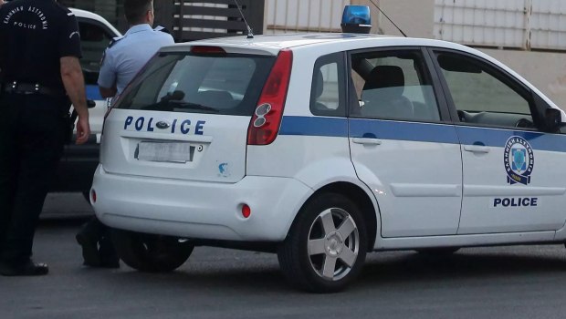 Ρόδος: 37χρονος προσπάθησε να βάλει φωτιά στο Αστυνομικό Μέγαρο - Συνελήφθη στην είσοδο με ένα μπιτόνι βενζίνη