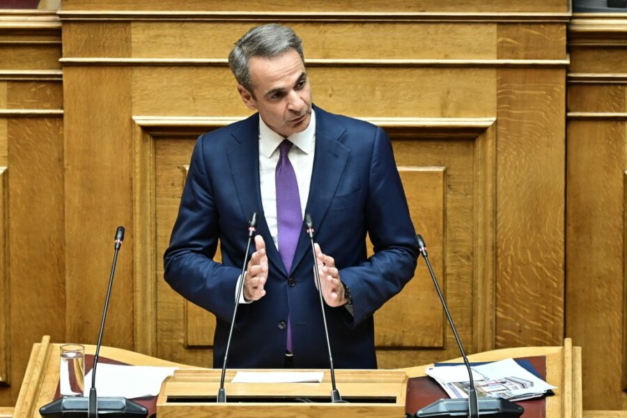 Βουλή – Μητσοτάκης: Το Mνημείο του Άγνωστου Στρατιώτη δεν ανήκει σε καμία κυβέρνηση και σε κανένα κόμμα