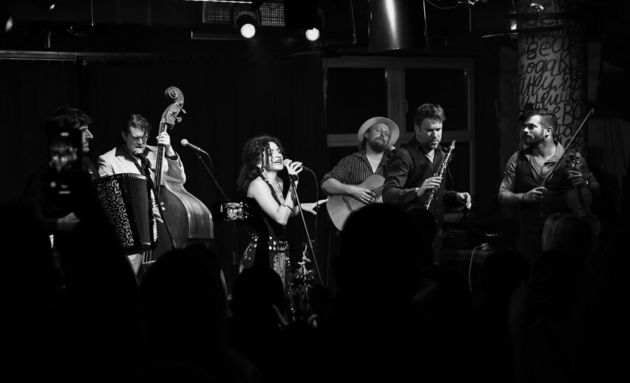 Οι Barcelona Gipsy balKan Orchestra επιστρέφουν σε Αθήνα και Θεσσαλονίκη