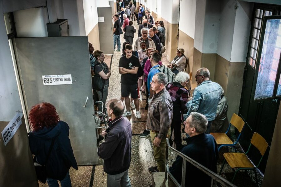 Δημοσκόπηση Metron Analysis: Χαμηλές «πτήσεις» για ΝΔ στην πρόθεση ψήφου – Το 24% αγγίζει το «κόμμα» Τσίπρα