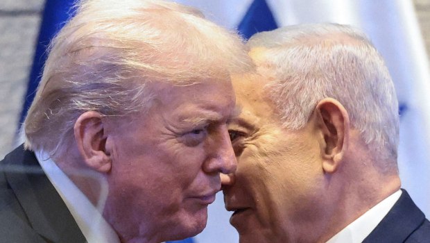 Τραμπ: «Μπίμπι, ο κόσμος είναι εναντίον σου» - Ο πρόεδρος των ΗΠΑ αφηγείται τις «επιτυχίες» του στη Μέση Ανατολή
