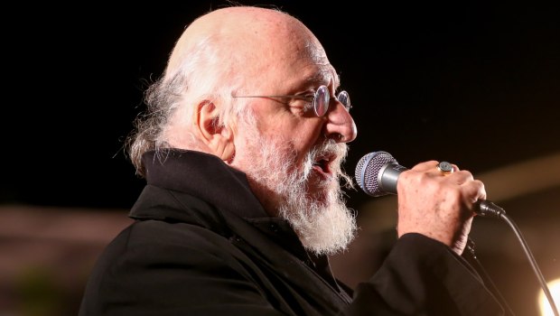 Ο Διονύσης Σαββόπουλος και οι ποιητές