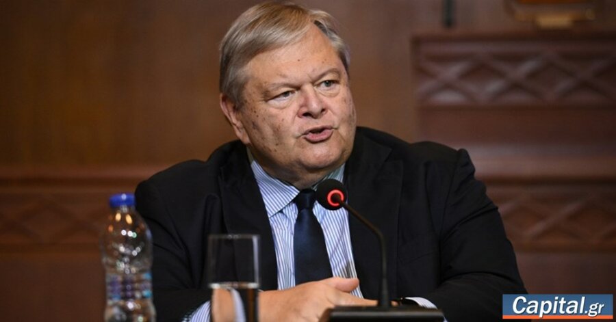 Ο Βενιζέλος επιμένει για τη "μη διακυβερνήσιμη χώρα" και απαντάει στις...