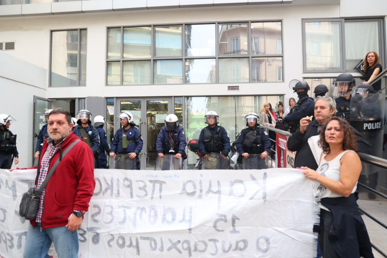 ΠΑΣΟΚ: Να ανακληθούν άμεσα οι συγχωνεύσεις - Καταδικάζουμε τη βίαιη αντιμετώπιση της ΕΛ.ΑΣ.