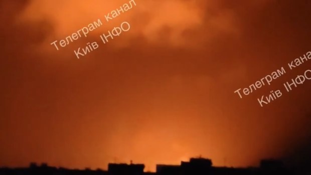 Ουκρανία: Ρωσικές επιδρομές και μεγάλες πυρκαγιές στο Κίεβο - Τουλάχιστον οκτώ τραυματίες