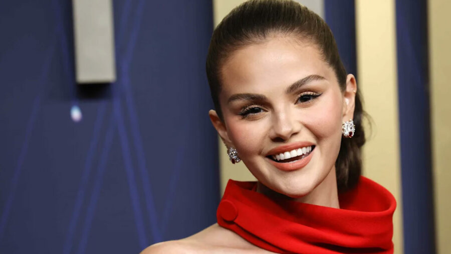 Selena Gomez: Η αλλαγή στα μαλλιά της - Με αφέλειες στη νέα της εμφάνιση