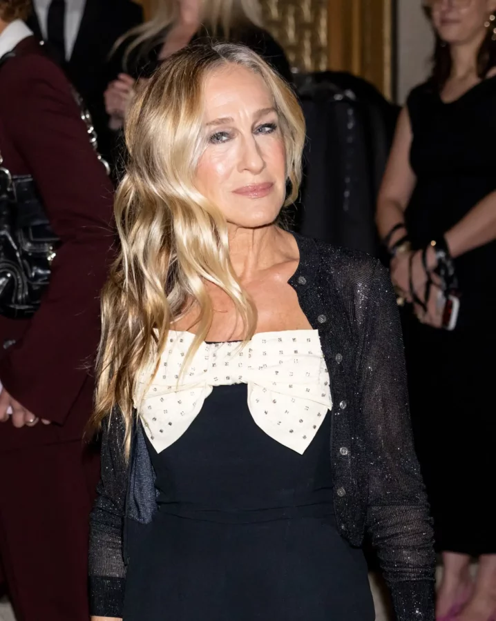 Sarah Jessica Parker: Με soft glam μακιγιάζ που κολακεύει κάθε γυναίκα μετά τα 50