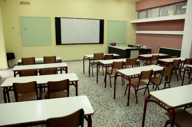ΠΑΣΟΚ: Αντιπαιδαγωγικές, στο πόδι, και εντελώς αψυχολόγητες συγχωνεύσεις τμημάτων σε σχολεία της Αθήνας