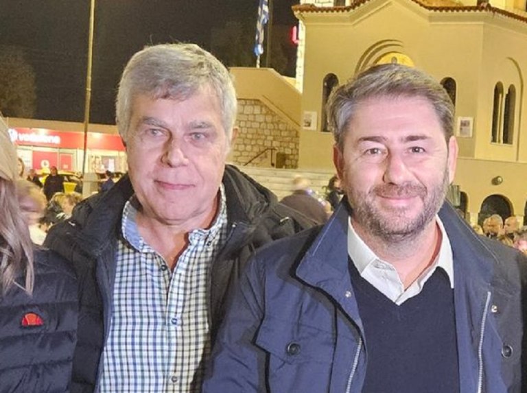 Παραιτήθηκε μετά τις αντιδράσεις ο διευθυντής του πολιτικού γραφείου του Ανδρουλάκη - Είχε αποθεώσει Μητσοτάκη, Δημητριάδη