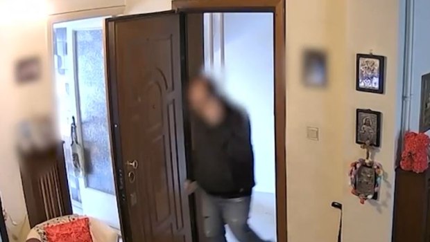 Συνελήφθη απατεώνας που παρίστανε τον υδραυλικό και άδειαζε σπίτια ηλικιωμένων - Τι λέει ένα από τα θύματά του