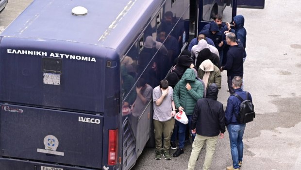 Η πρώτη προφυλάκιση κατηγορούμενου για τις απάτες στον ΟΠΕΚΕΠΕ - Έχει συγγενική σχέση με τον «αρχηγό»