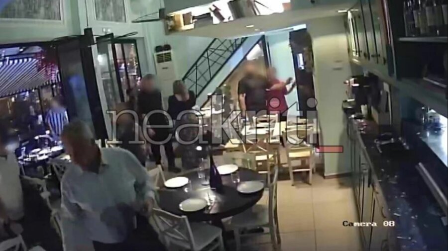 Επίθεση με αυγά και άλλα αντικείμενα δέχθηκε ο Μάκης Βορίδης στο Ηράκλειο Κρήτης
